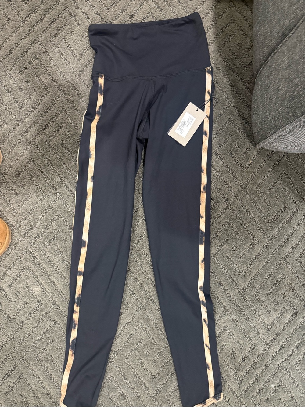 STRUT THIS Leopard leggings NWT